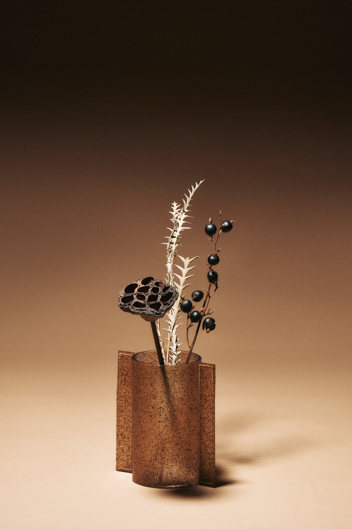 Adam Flower Vase M