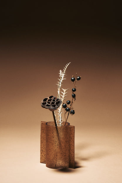 Adam Flower Vase M