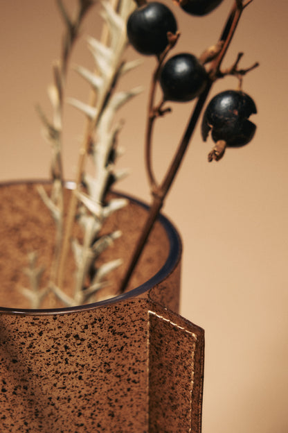 Adam Flower Vase M