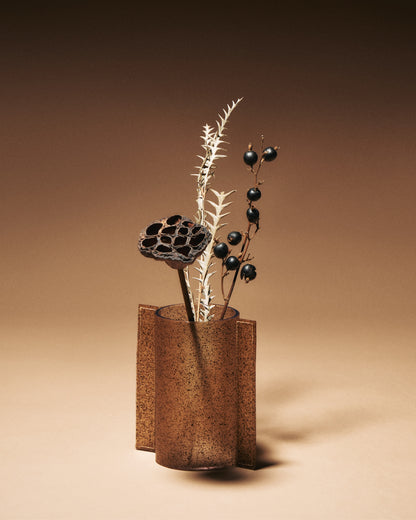 Adam Flower Vase M