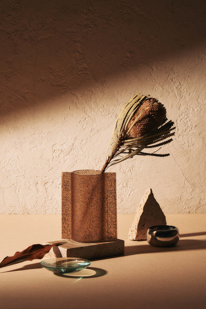 Adam Flower Vase M